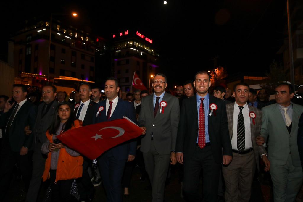 29 Ekim Cumhuriyet Bayramı etkinlikleri çerçevesinde düzenlenen Fener Alayı Yürüyüşü Gerçekleştirildi